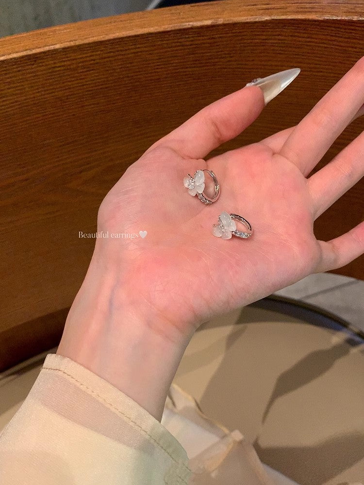 貓眼石蝴蝶微鑲耳扣