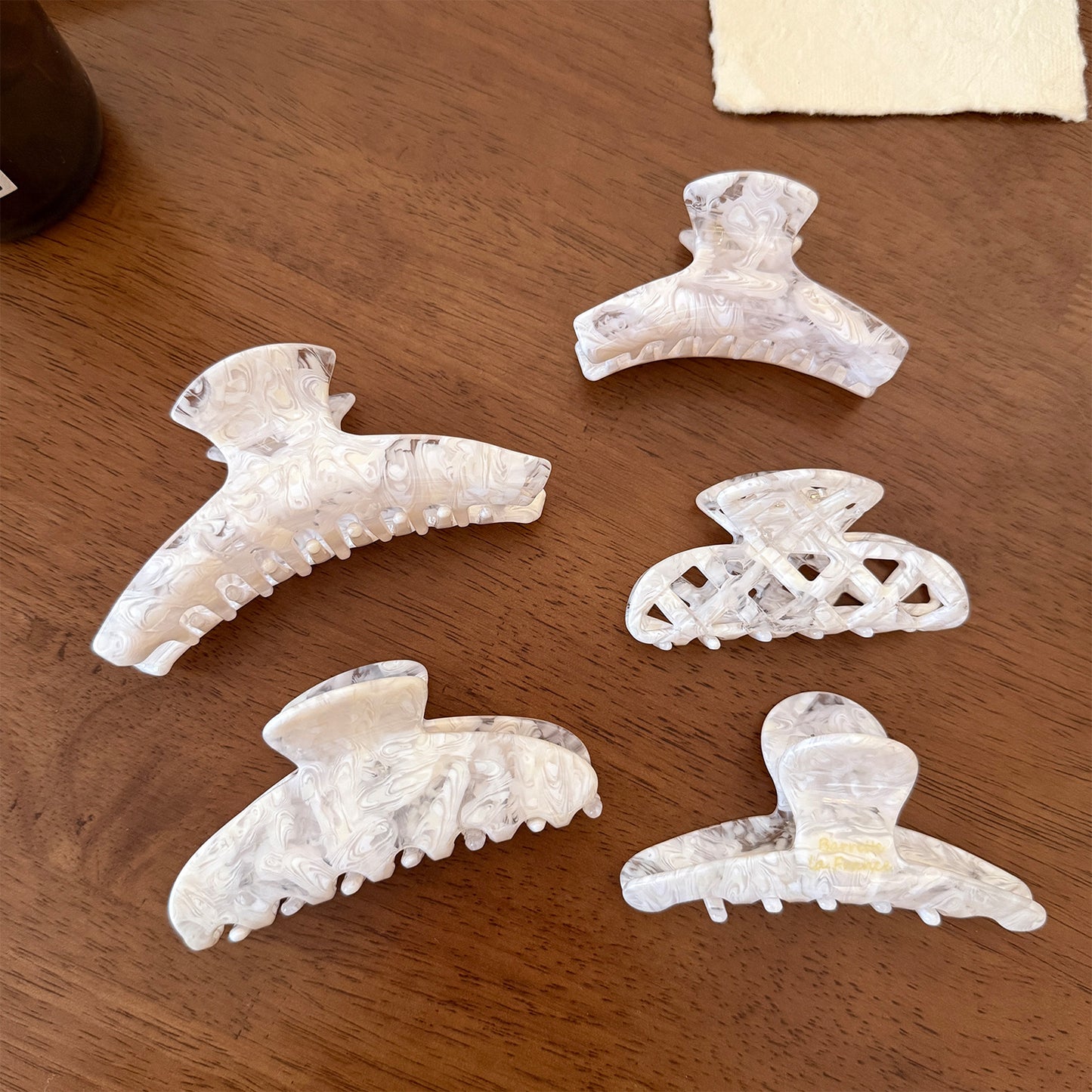 醋酸板材鏤空鯊魚夾－商品主圖｜https://igowo.tw/