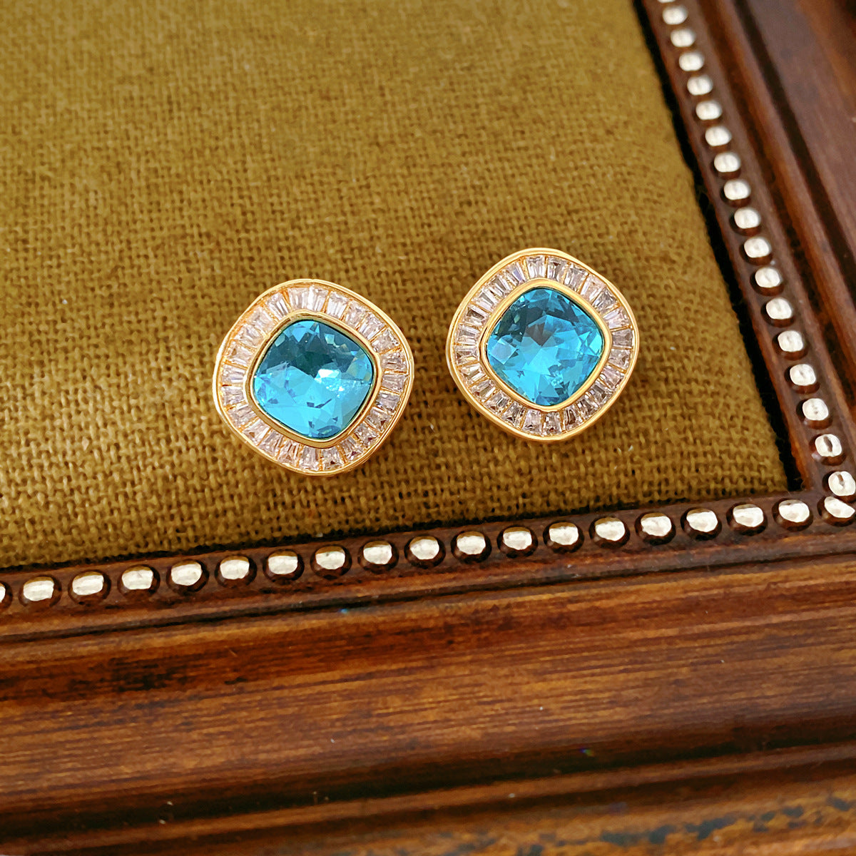 金色鋯石橢圓電鍍耳釘