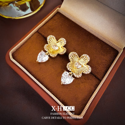 珍珠鋯石山茶花耳釘－細節特寫26｜https://igowo.tw/