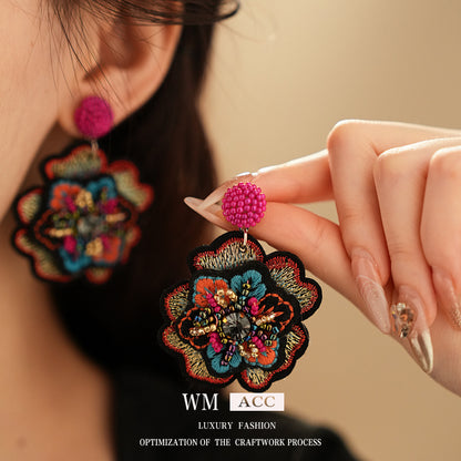 彩色串珠花朵刺繡耳釘－2#銀針-藍色款實拍｜https://igowo.tw/
