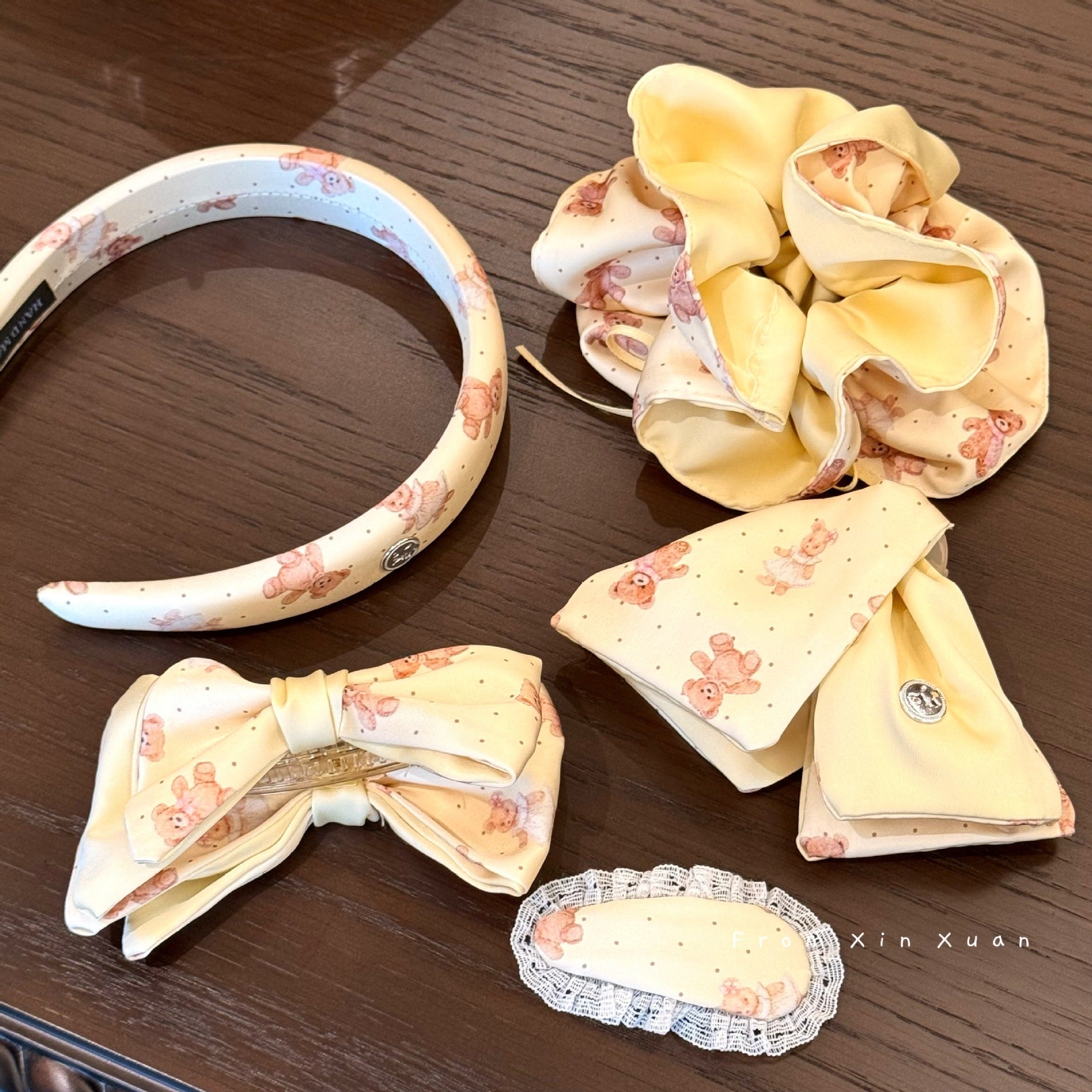 黃色小熊蝴蝶結髮圈－黃色香蕉夾款細節｜https://igowo.tw/