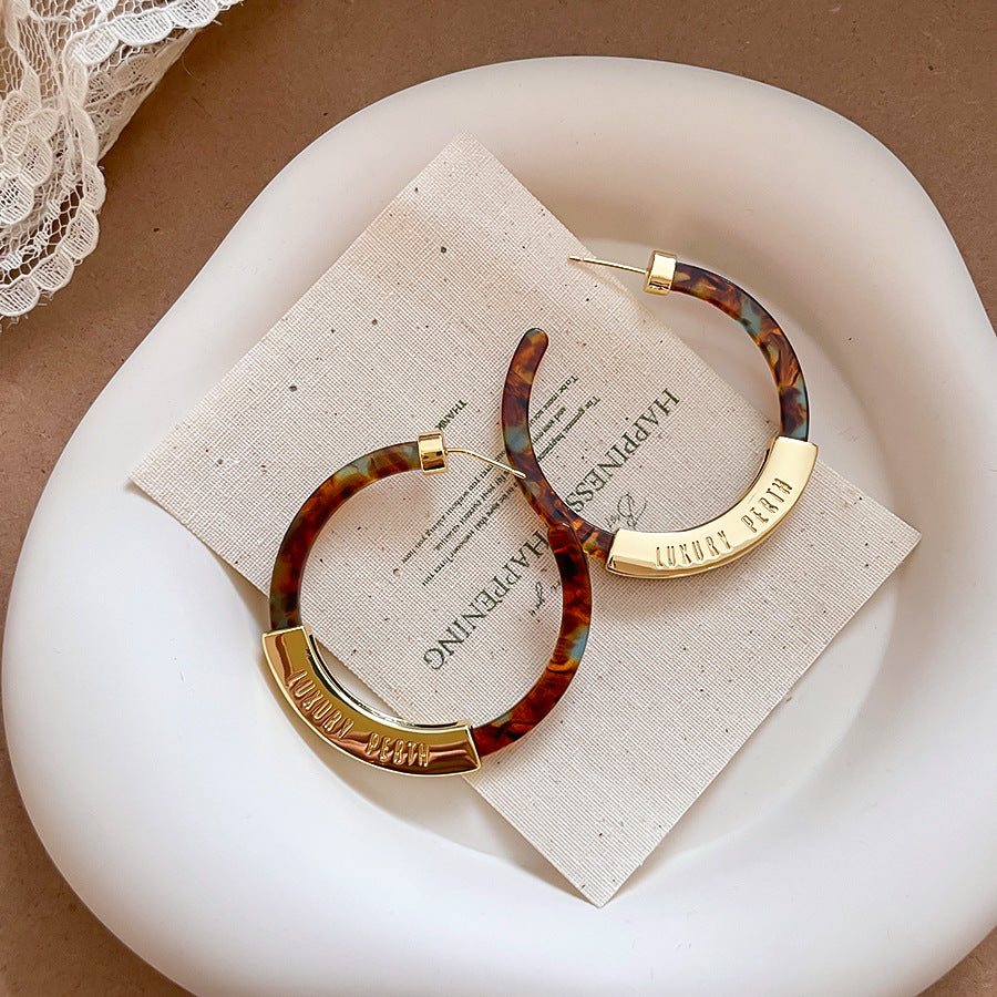 金色樹脂C形復古耳釘