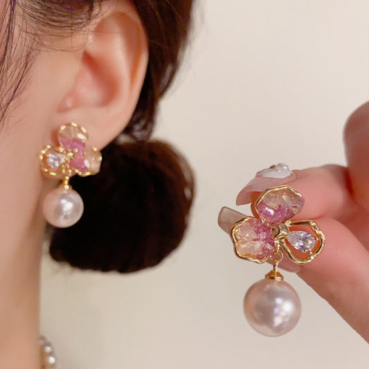 水晶珍珠花朵耳墜－商品主圖｜https://igowo.tw/