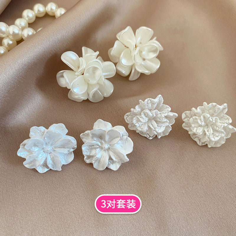 珍珠花朵流蘇耳環套組－細節特寫6｜https://igowo.tw/