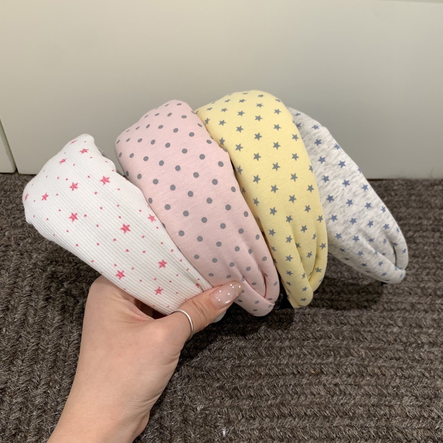 波點星星復古髮箍－粉色款細節｜https://igowo.tw/