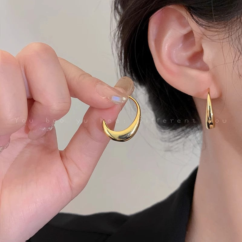 金色金屬水滴簡約耳環－商品主圖｜https://igowo.tw/