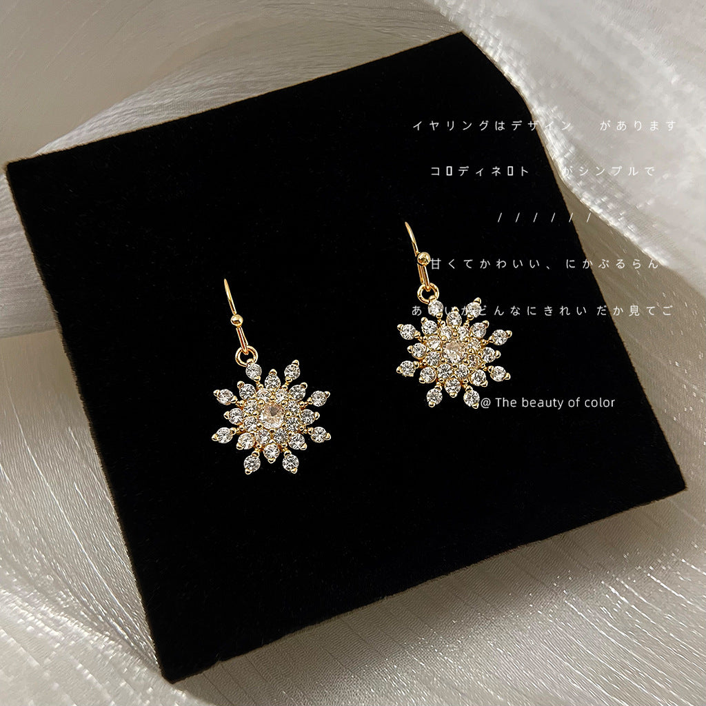鋯石雪花微鑲耳環－商品主圖｜https://igowo.tw/