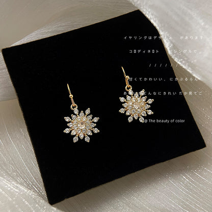 鋯石雪花微鑲耳環－商品主圖｜https://igowo.tw/