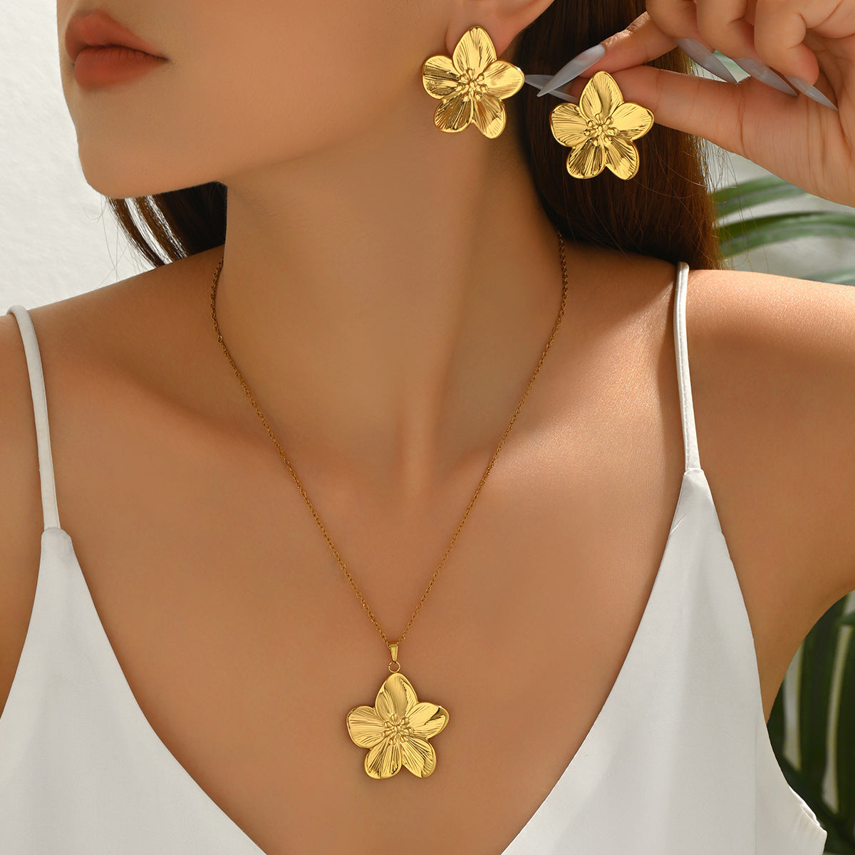 金屬花朵電鍍耳環－商品主圖｜https://igowo.tw/