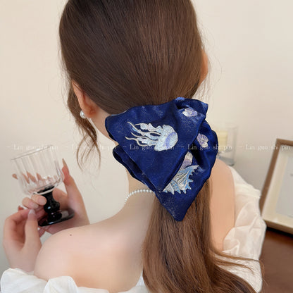 彈力繩大腸圈刺繡髮圈－藏青腸圈款細節｜https://igowo.tw/