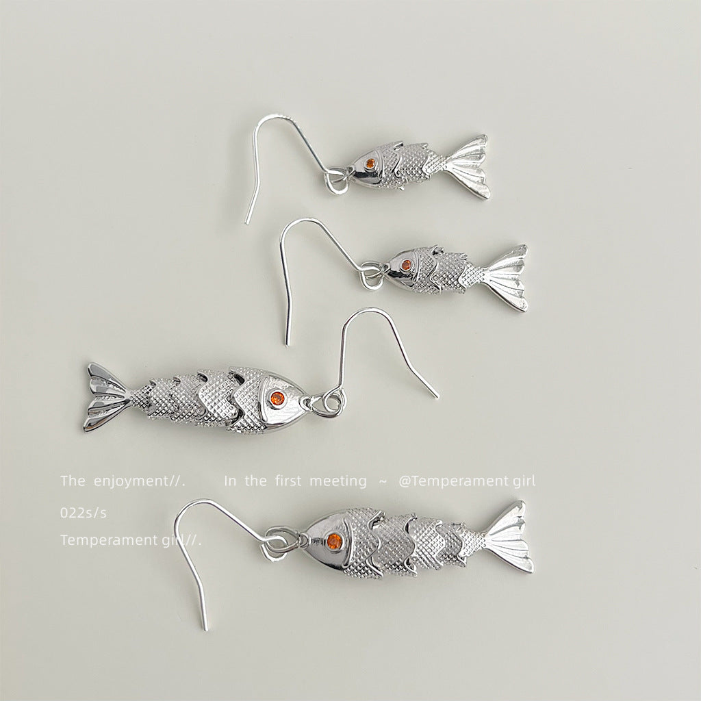 魚尾簡約耳環－商品主圖｜https://igowo.tw/