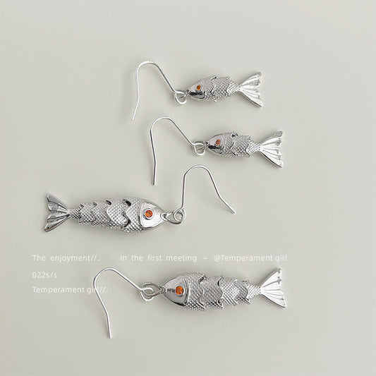 魚尾簡約耳環－商品主圖｜https://igowo.tw/