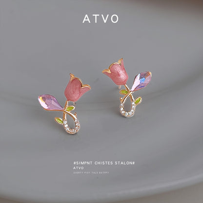 粉色鋯石花朵耳釘－商品主圖｜https://igowo.tw/