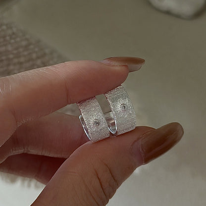 S925純銀韓版小眾設計感復古手工雕金耳環韓式風時尚簡約耳飾品