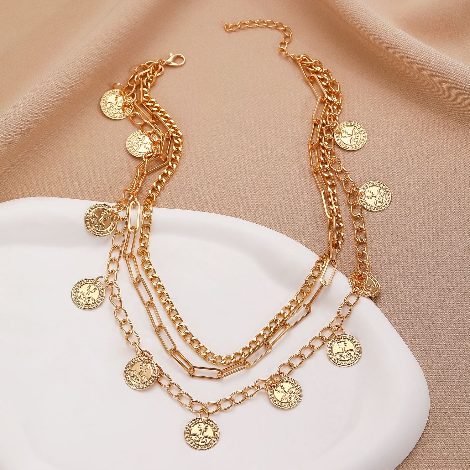 圓片鏈條墜飾多層項鍊－第二視角實拍｜https://igowo.tw/