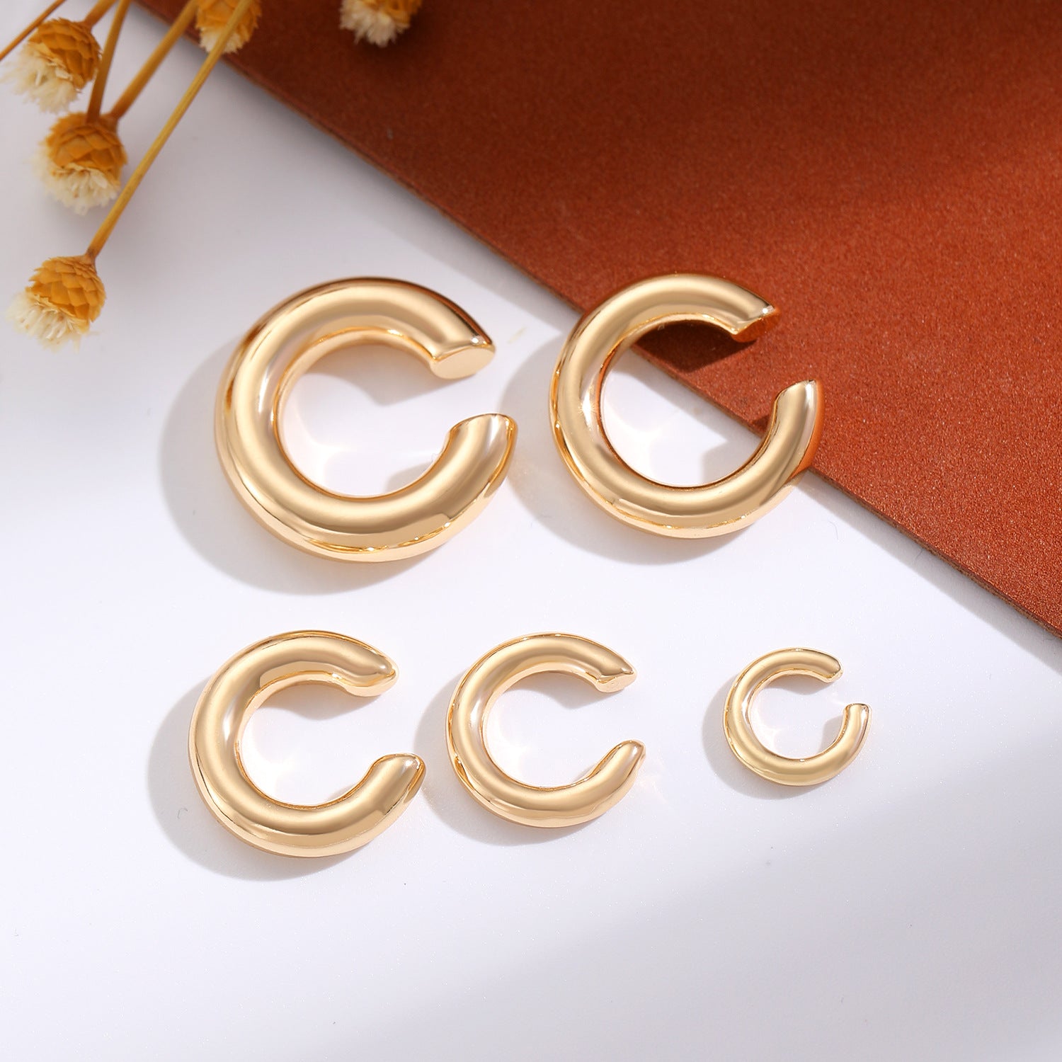 金屬C形免耳洞耳夾－細節特寫1｜https://igowo.tw/