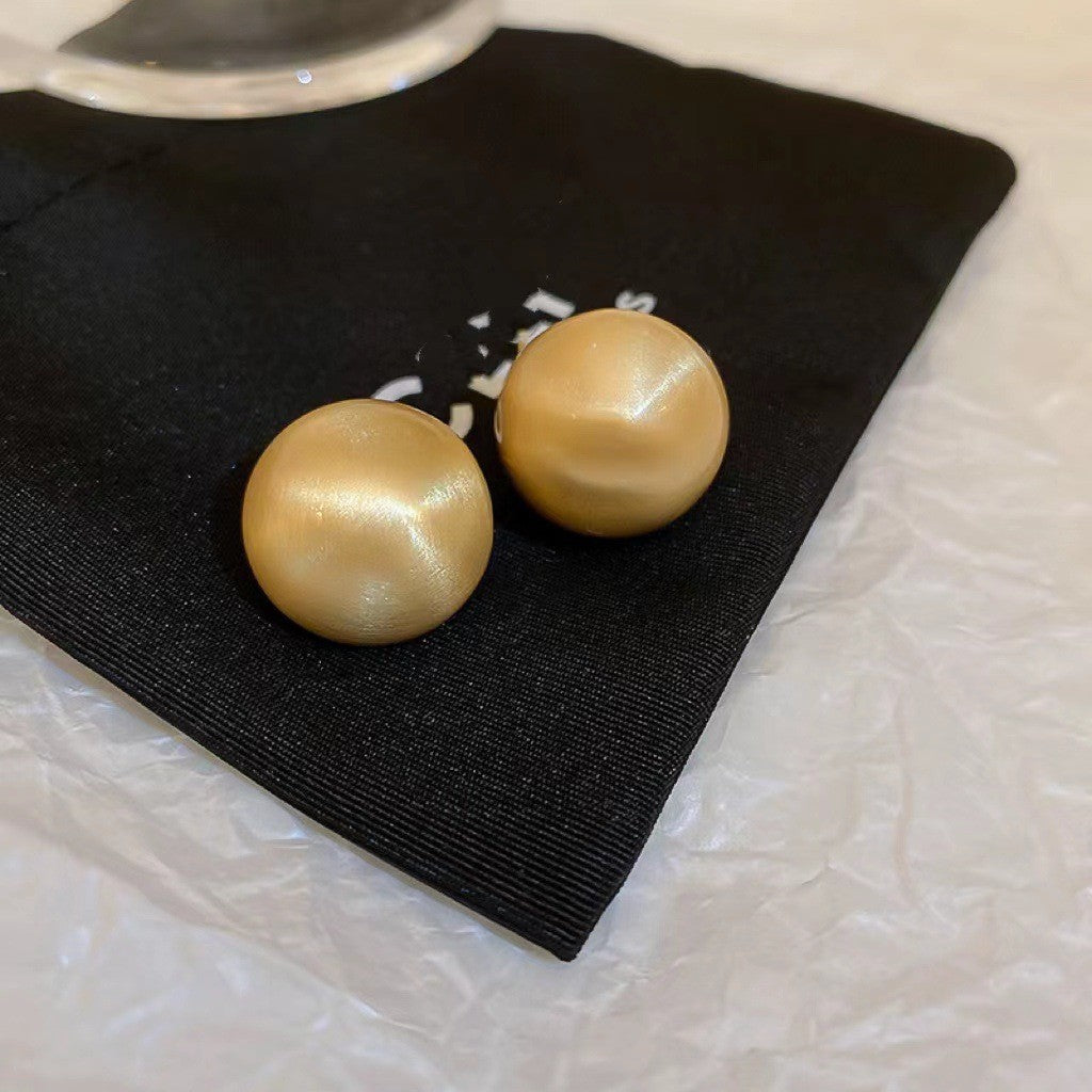 金色金屬簡約耳環－細節特寫38｜https://igowo.tw/