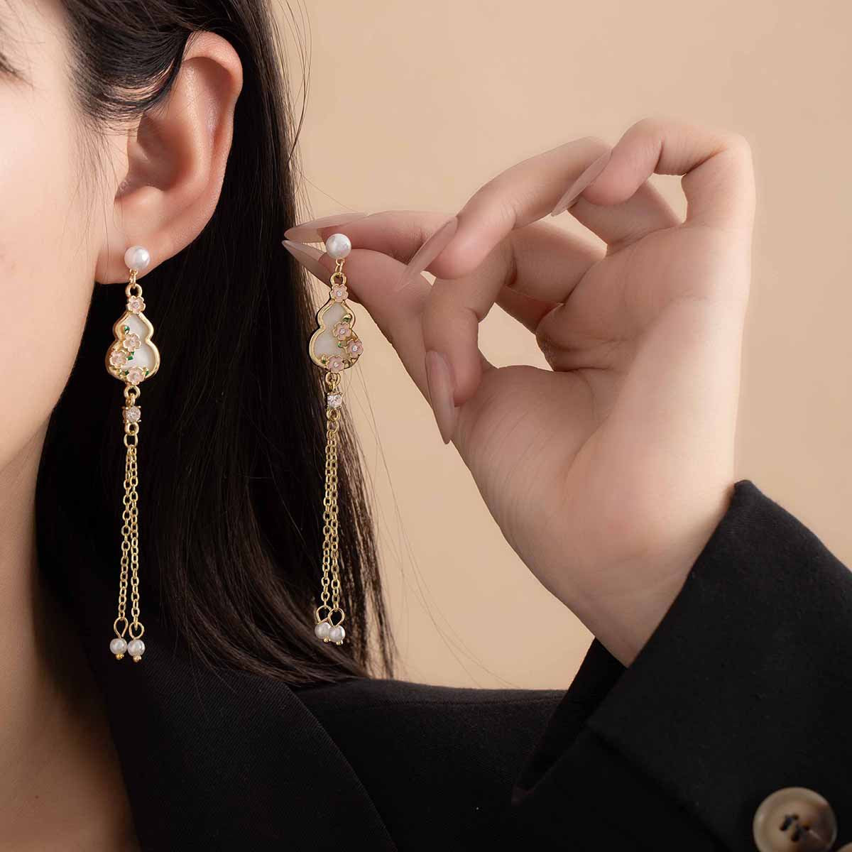 銀針葫蘆花朵流蘇耳環－商品主圖｜https://igowo.tw/