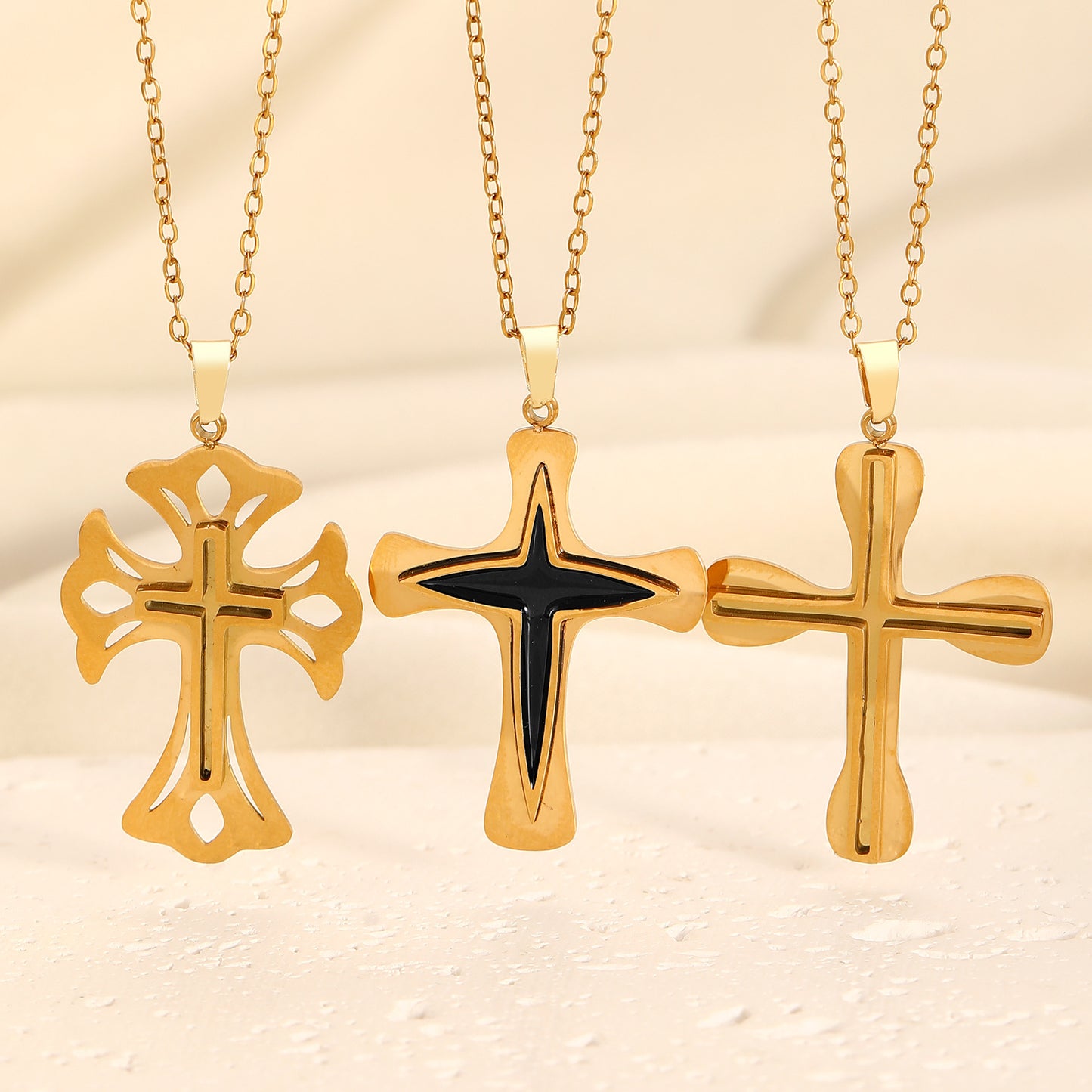 不鏽鋼十字墜飾項鍊－細節特寫2｜https://igowo.tw/
