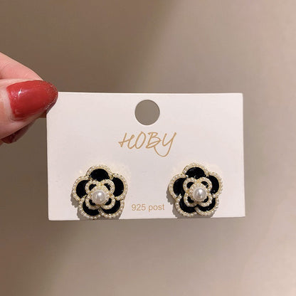 黑色銀針花朵復古耳環－細節特寫4｜https://igowo.tw/