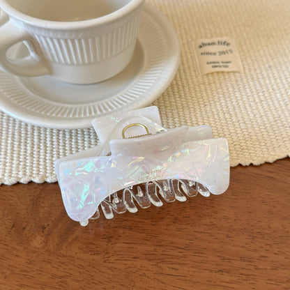 鏤空簡約鯊魚夾－淺玳瑁波浪款細節｜https://igowo.tw/