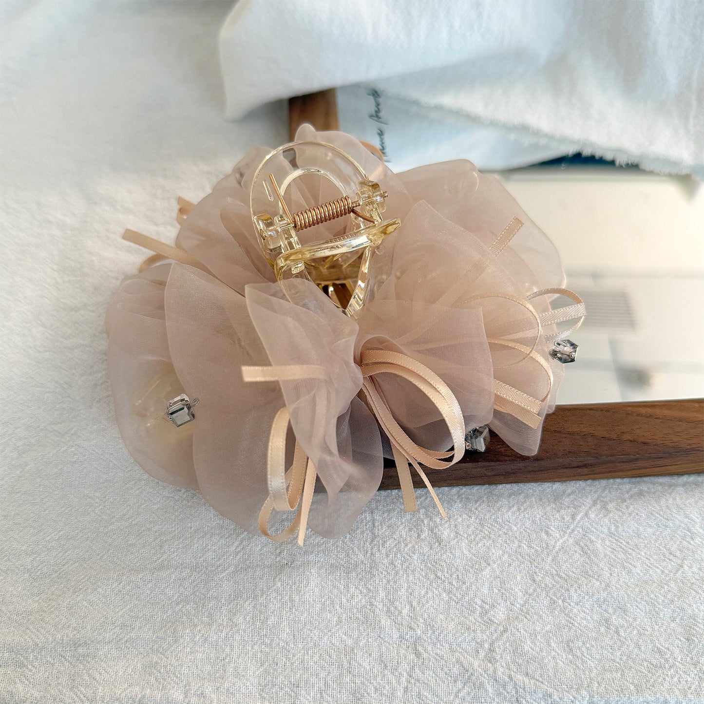 黑色緞帶雲朵鯊魚夾