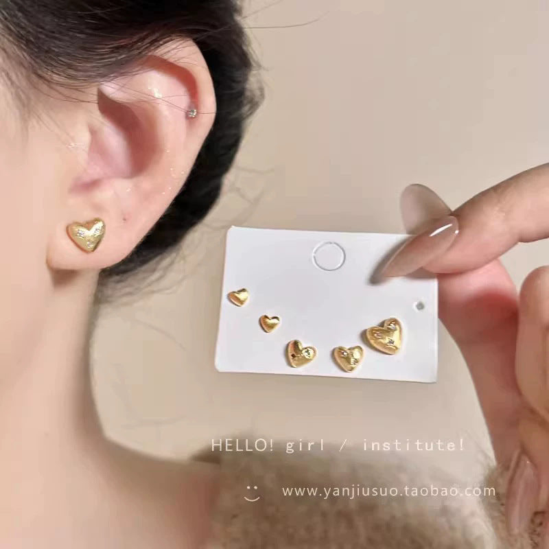 白色花朵耳環－金款細節｜https://igowo.tw/