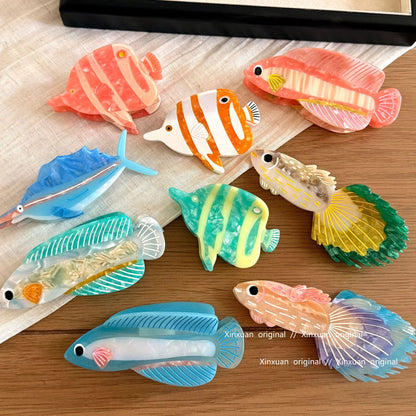 醋酸板材鯊魚夾－條紋色長嘴魚款細節｜https://igowo.tw/