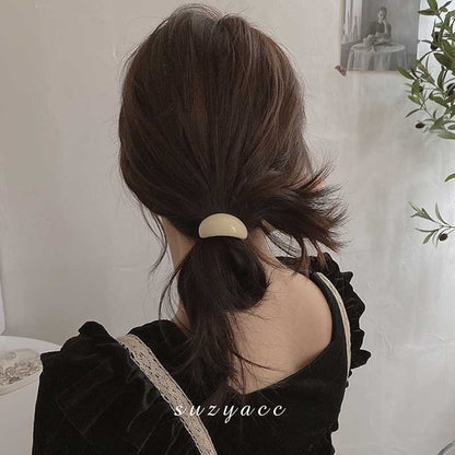 黑色壓克力簡約髮圈－商品主圖｜https://igowo.tw/