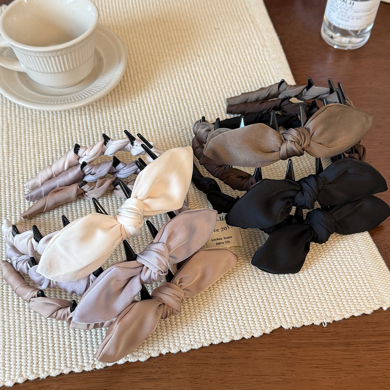 布面蝴蝶結髮箍－香檳色款細節｜https://igowo.tw/