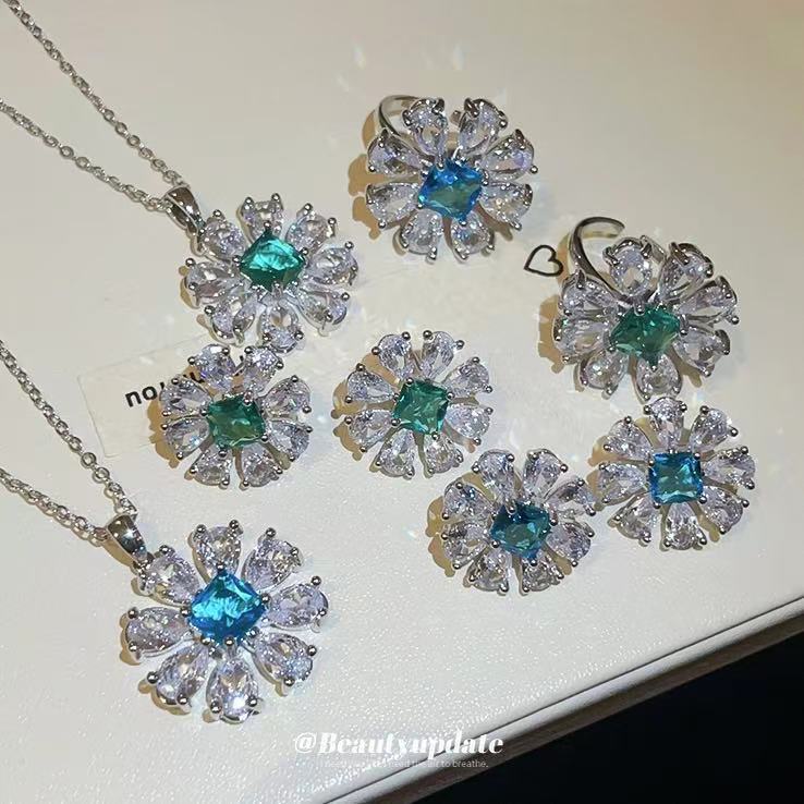 鋯石花朵項鍊耳環組－商品主圖｜https://igowo.tw/