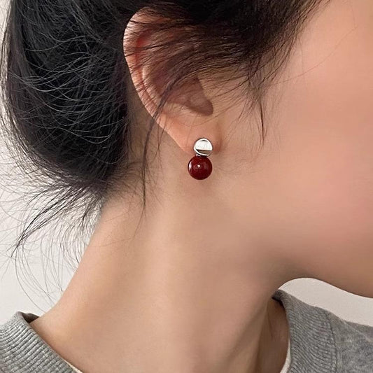 紅色簡約耳釘－商品主圖｜https://igowo.tw/