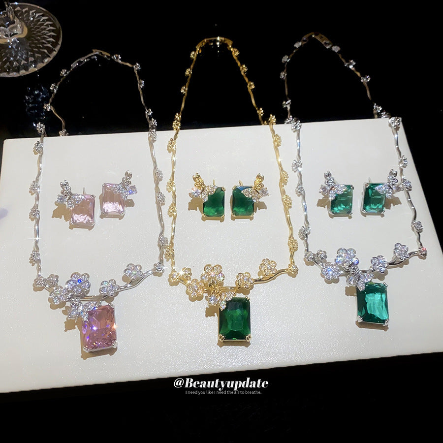 鋯石花朵項鍊耳環組－商品主圖｜https://igowo.tw/