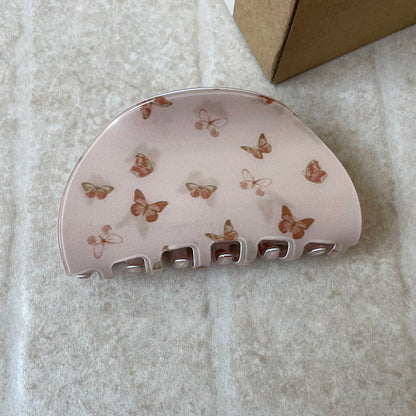 棕色蝴蝶鯊魚夾－棕色扇形款細節｜https://igowo.tw/