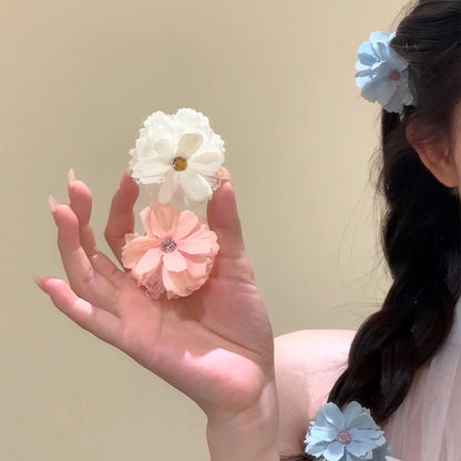 花朵簡約鯊魚夾－米白款實拍｜https://igowo.tw/