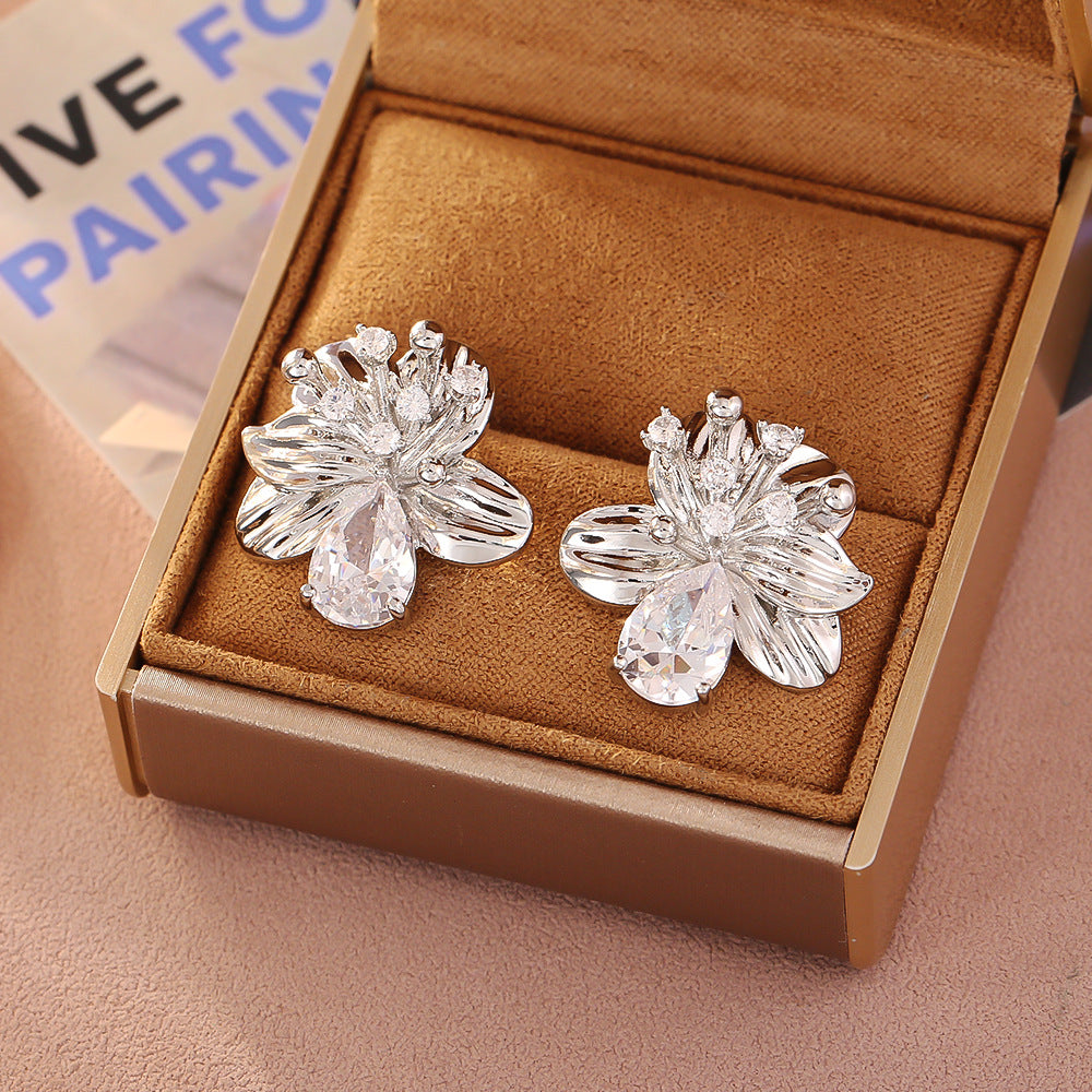 S925鋯石花朵簡約耳釘－商品主圖｜https://igowo.tw/