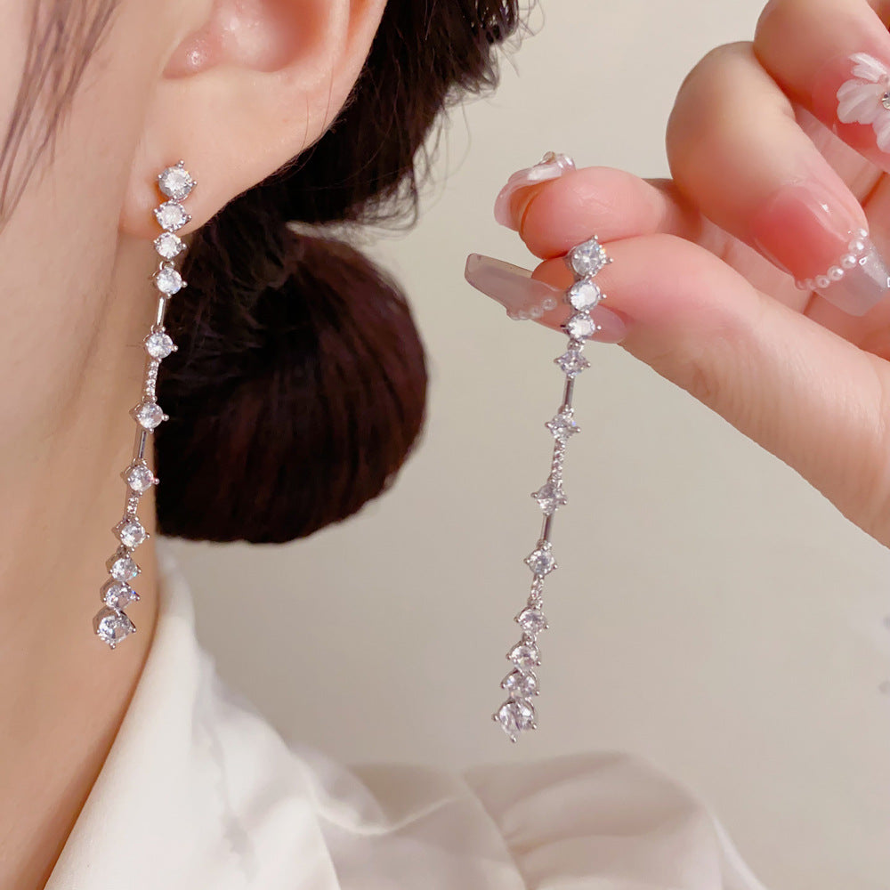 鋯石流蘇長版耳墜－商品主圖｜https://igowo.tw/