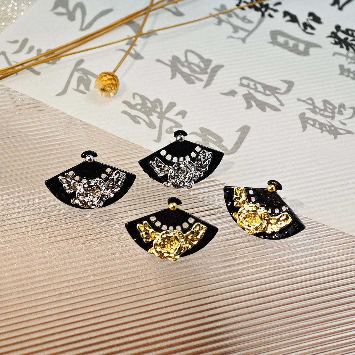 銀針扇形花朵復古耳環－商品主圖｜https://igowo.tw/