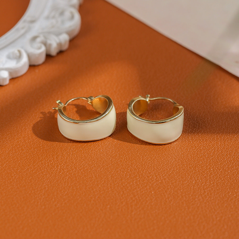 金色琺瑯C形電鍍耳環－商品主圖｜https://igowo.tw/