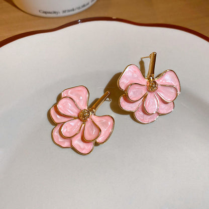 琺瑯愛心花朵誇張耳釘－細節特寫30｜https://igowo.tw/