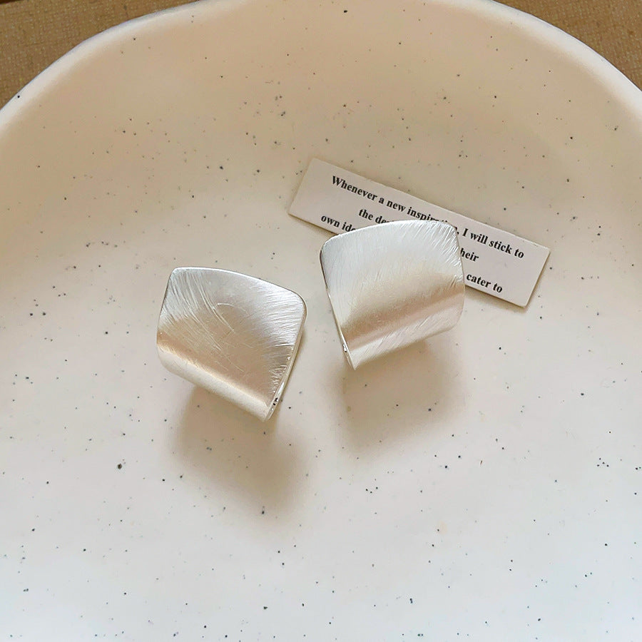 銀針菱形拉絲耳釘