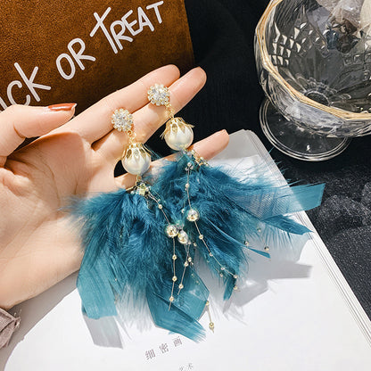 彩色羽毛流蘇鑲鑽耳環－細節特寫34｜https://igowo.tw/