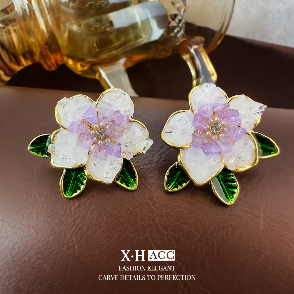 紫色珍珠花朵鑲鑽耳釘－細節特寫24｜https://igowo.tw/