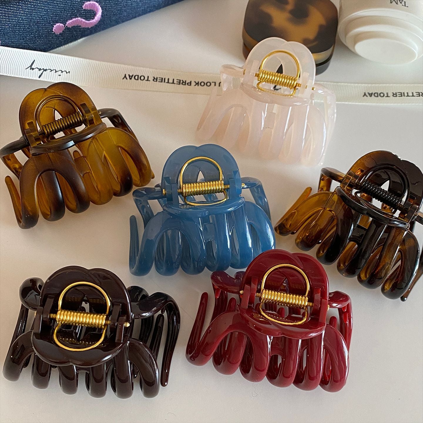 壓克力南瓜復古鯊魚夾－商品主圖｜https://igowo.tw/