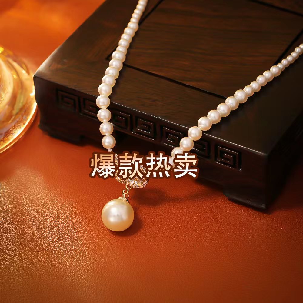 珍珠扭結微鑲墜飾項鍊－商品主圖｜https://igowo.tw/
