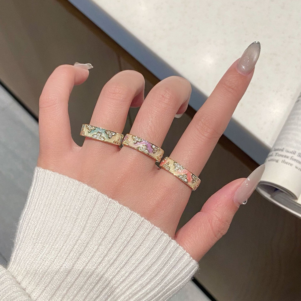 彩色琺瑯鋯石戒指－商品主圖｜https://igowo.tw/
