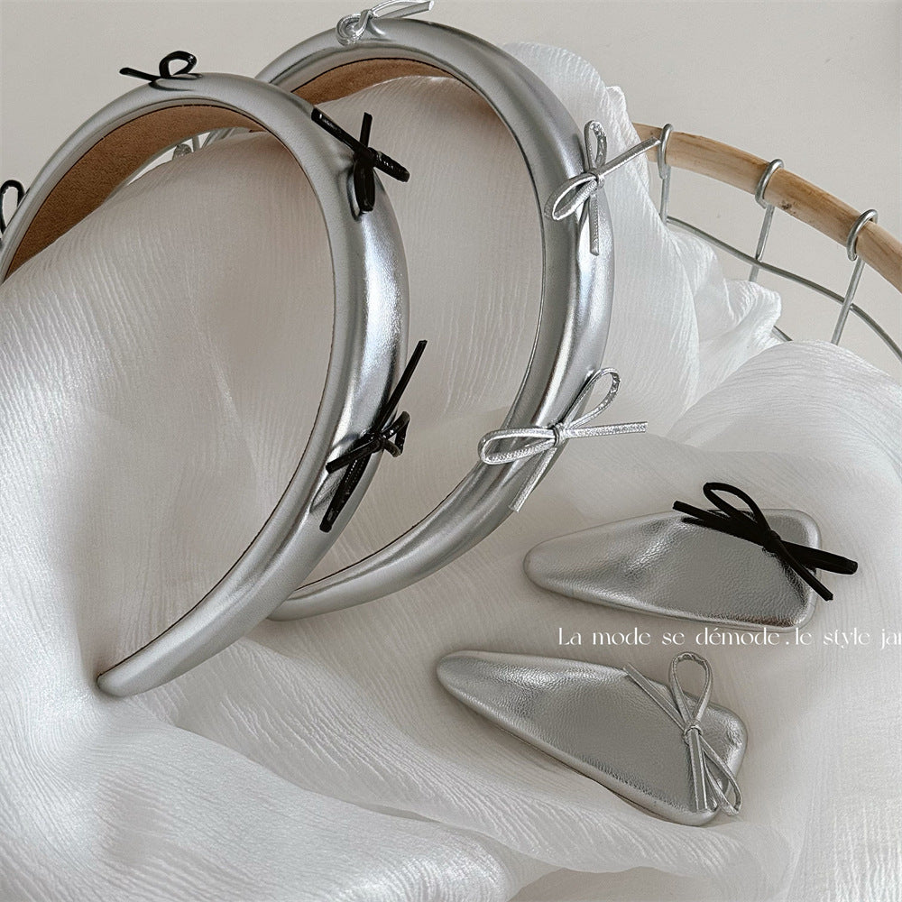 銀色皮革蝴蝶結髮箍－商品主圖｜https://igowo.tw/