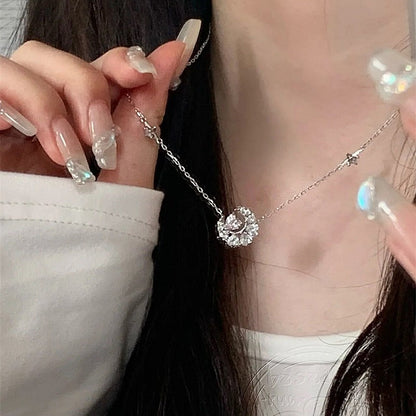 鋯石月亮愛心項鍊－商品主圖｜https://igowo.tw/