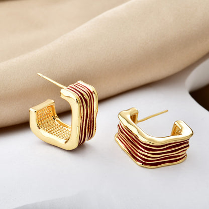 紅色格紋C形耳釘－商品主圖｜https://igowo.tw/
